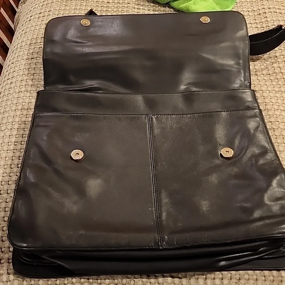 Carla Marchi messenger bag great condition